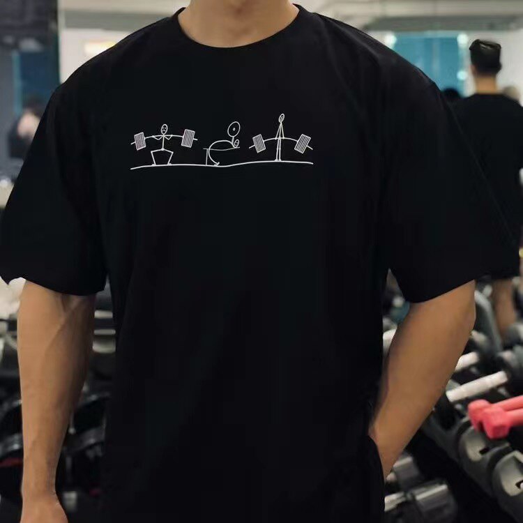 メンズジムワークアウトスティックフィギュアグラフィックTシャ - Crossfit Mayhem のレビューと価格